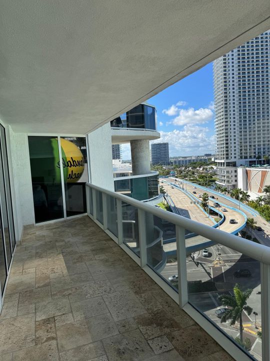 For Rent: $6,000 (2 beds, 2 baths, 1782 Square Feet)