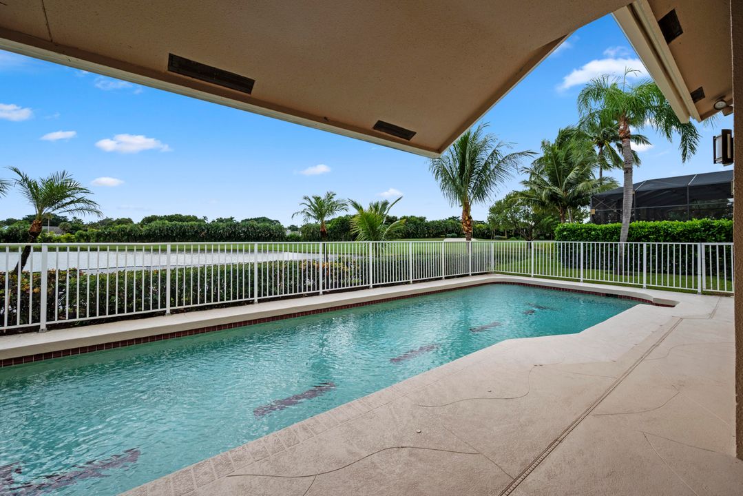 For Sale: $899,000 (3 beds, 3 baths, 2843 Square Feet)