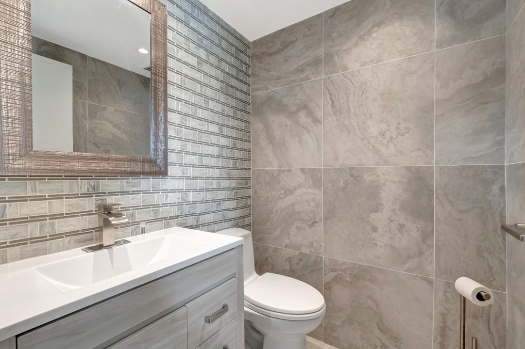 For Sale: $155,000 (1 beds, 1 baths, 726 Square Feet)