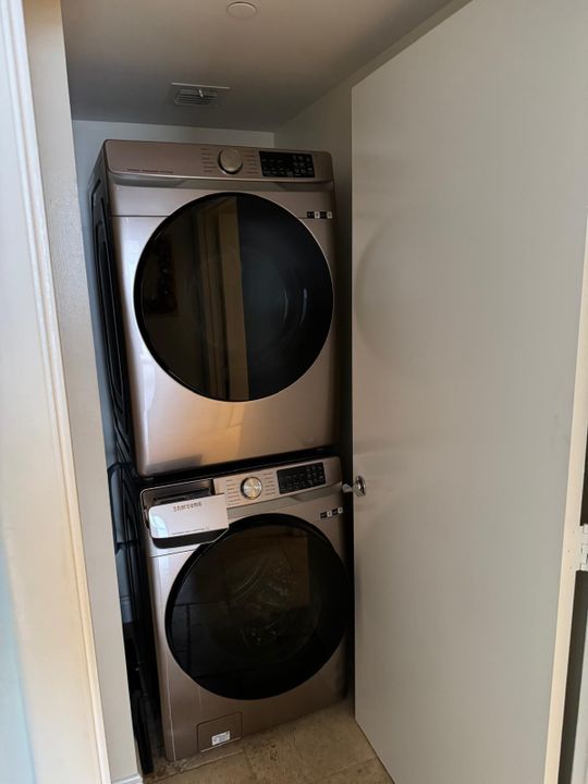 For Rent: $6,000 (2 beds, 2 baths, 1782 Square Feet)