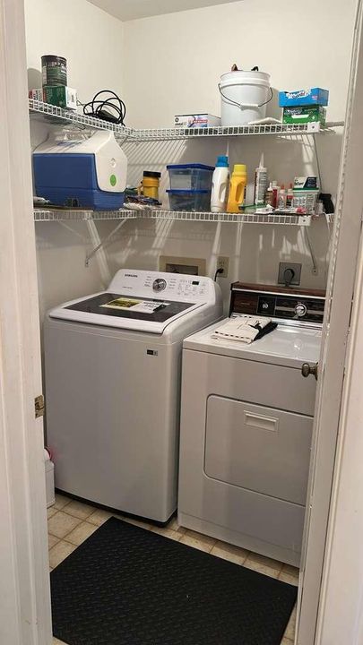 For Rent: $2,000 (2 beds, 2 baths, 1275 Square Feet)