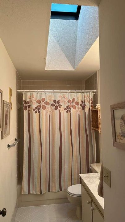 For Rent: $2,000 (2 beds, 2 baths, 1275 Square Feet)