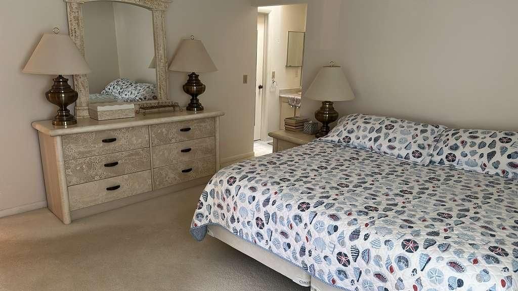 For Rent: $2,000 (2 beds, 2 baths, 1275 Square Feet)