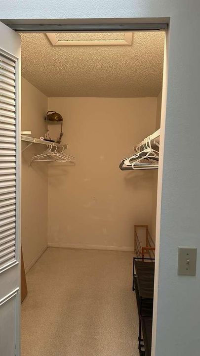 For Rent: $2,000 (2 beds, 2 baths, 1275 Square Feet)