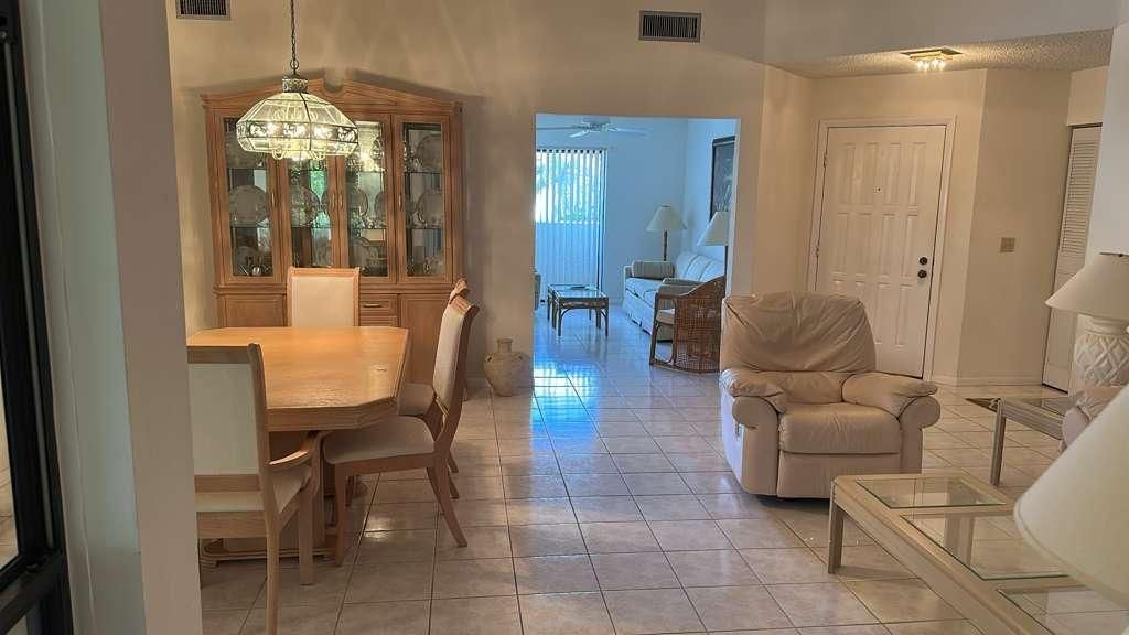 For Rent: $2,000 (2 beds, 2 baths, 1275 Square Feet)