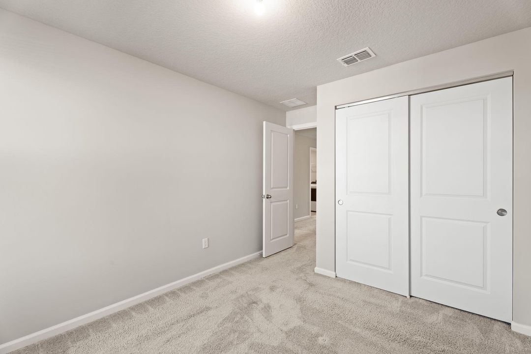 Activo con contrato: $375,000 (3 camas, 2 baños, 1475 Pies cuadrados)