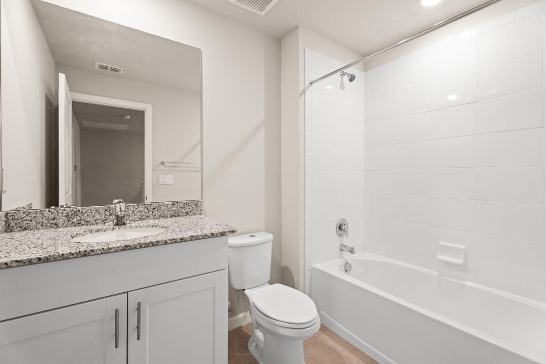 Activo con contrato: $375,000 (3 camas, 2 baños, 1475 Pies cuadrados)