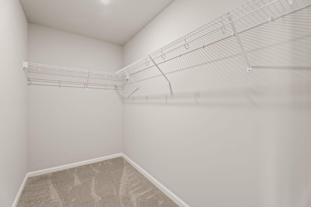 Activo con contrato: $375,000 (3 camas, 2 baños, 1475 Pies cuadrados)