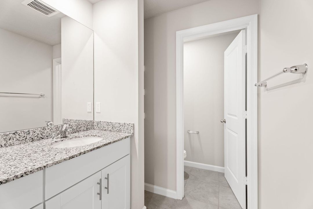 Activo con contrato: $375,000 (3 camas, 2 baños, 1475 Pies cuadrados)