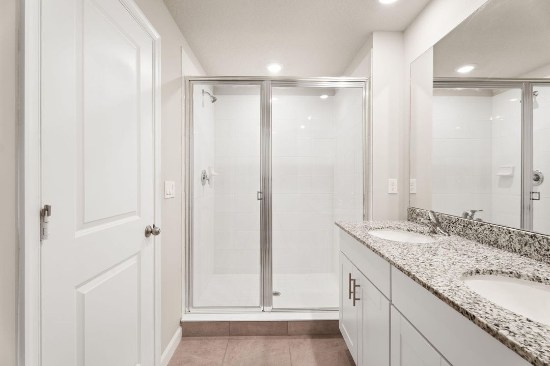 Activo con contrato: $375,000 (3 camas, 2 baños, 1475 Pies cuadrados)