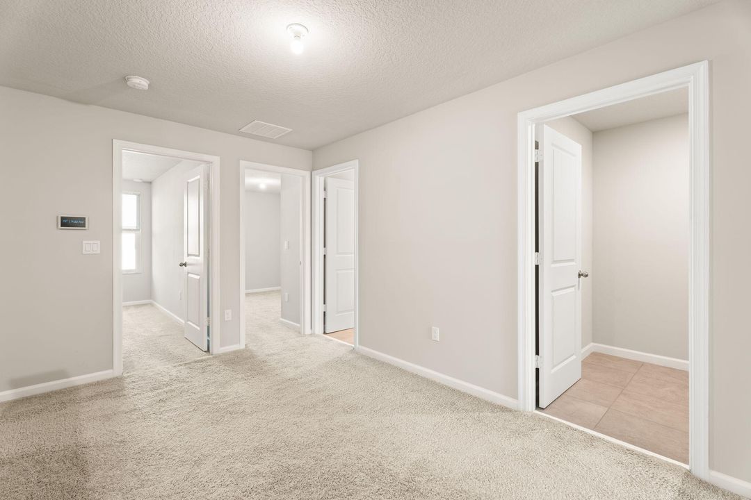 Activo con contrato: $375,000 (3 camas, 2 baños, 1475 Pies cuadrados)