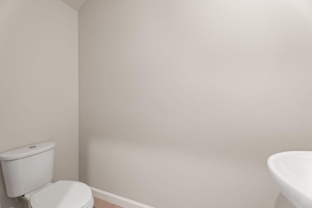 Activo con contrato: $375,000 (3 camas, 2 baños, 1475 Pies cuadrados)