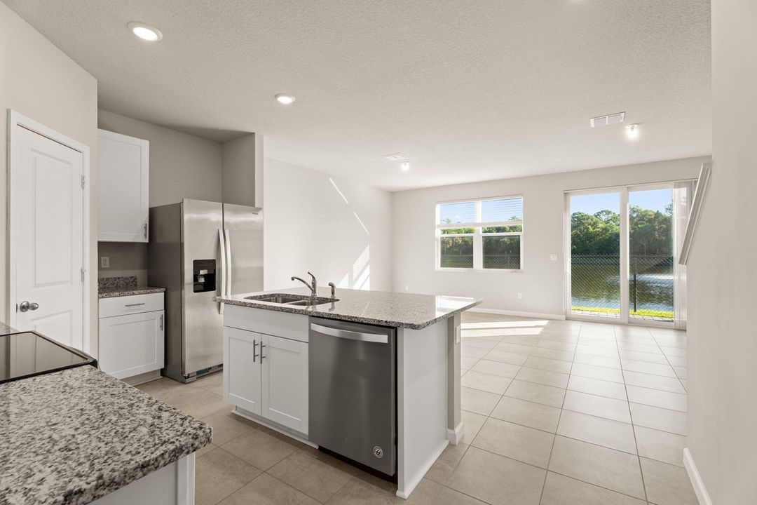 Activo con contrato: $375,000 (3 camas, 2 baños, 1475 Pies cuadrados)