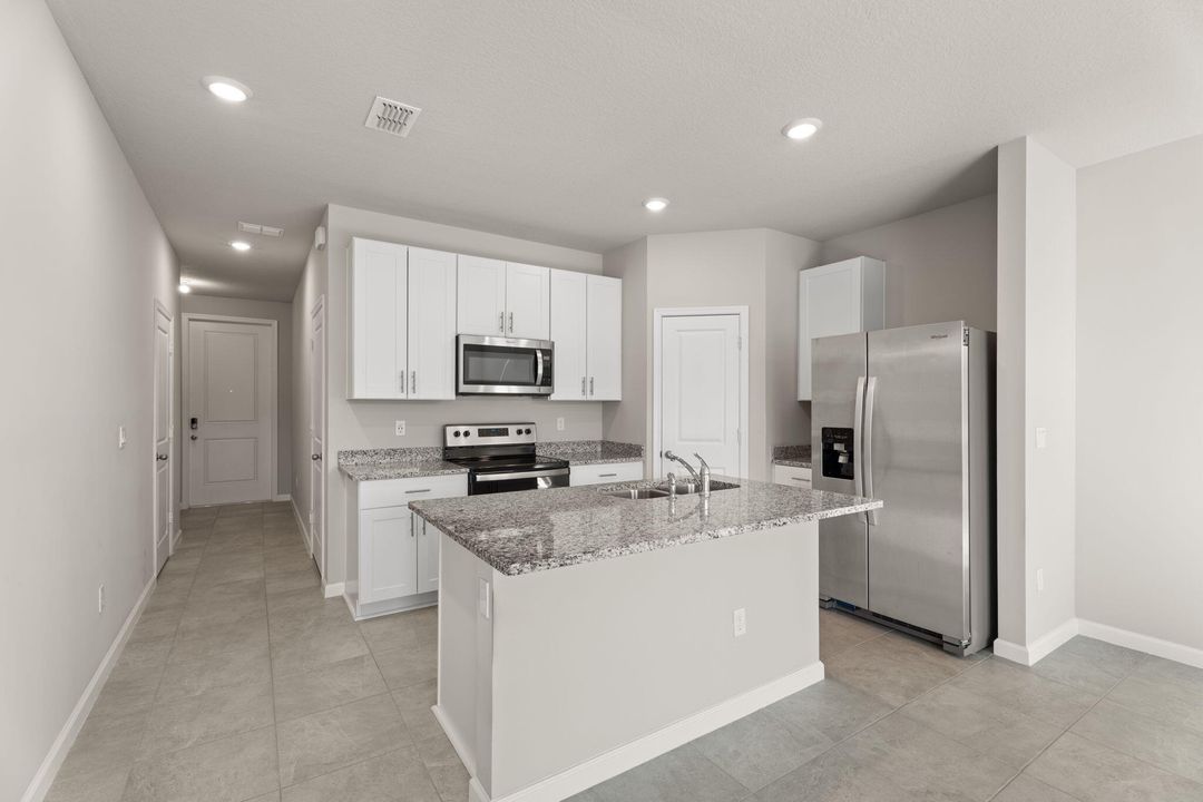 Activo con contrato: $375,000 (3 camas, 2 baños, 1475 Pies cuadrados)