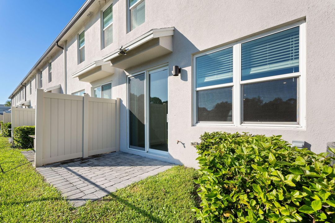 Activo con contrato: $375,000 (3 camas, 2 baños, 1475 Pies cuadrados)