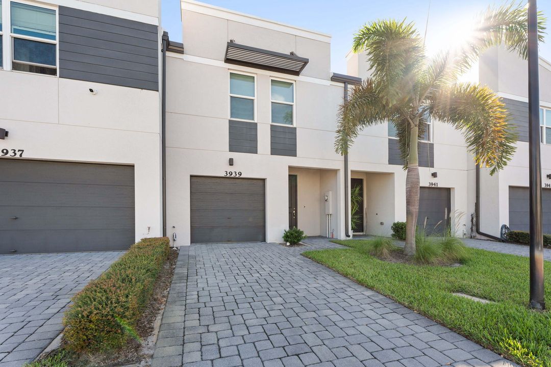 Activo con contrato: $375,000 (3 camas, 2 baños, 1475 Pies cuadrados)