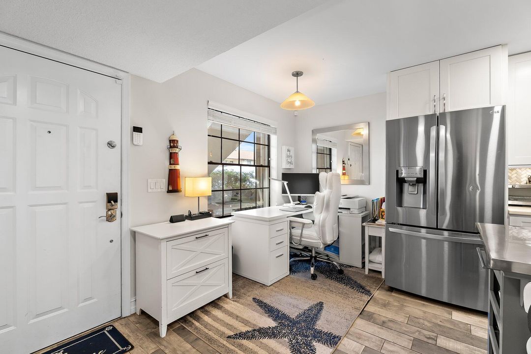 待售: $384,900 (2 贝兹, 2 浴室, 1178 平方英尺)