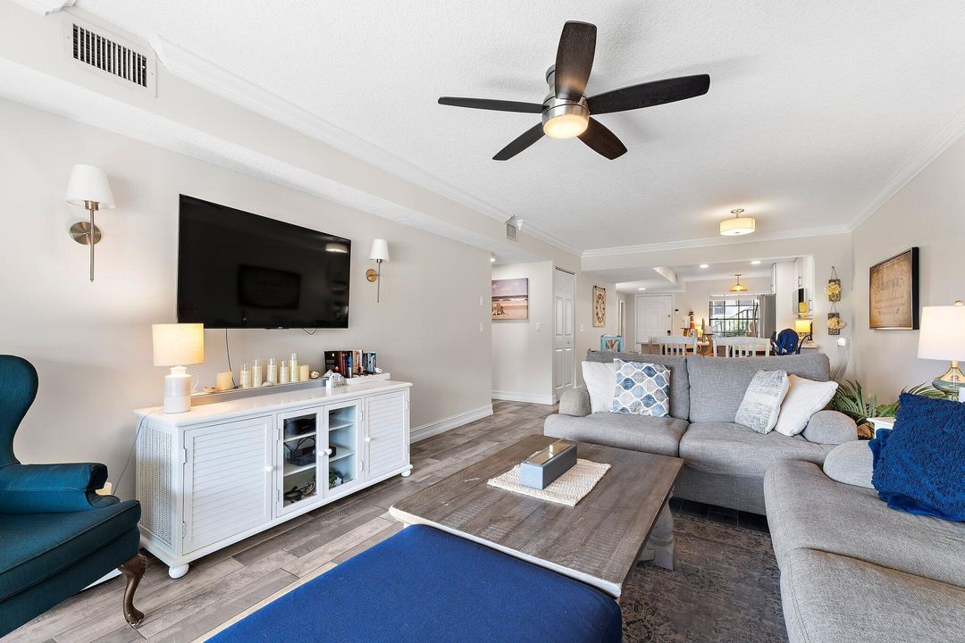 待售: $384,900 (2 贝兹, 2 浴室, 1178 平方英尺)