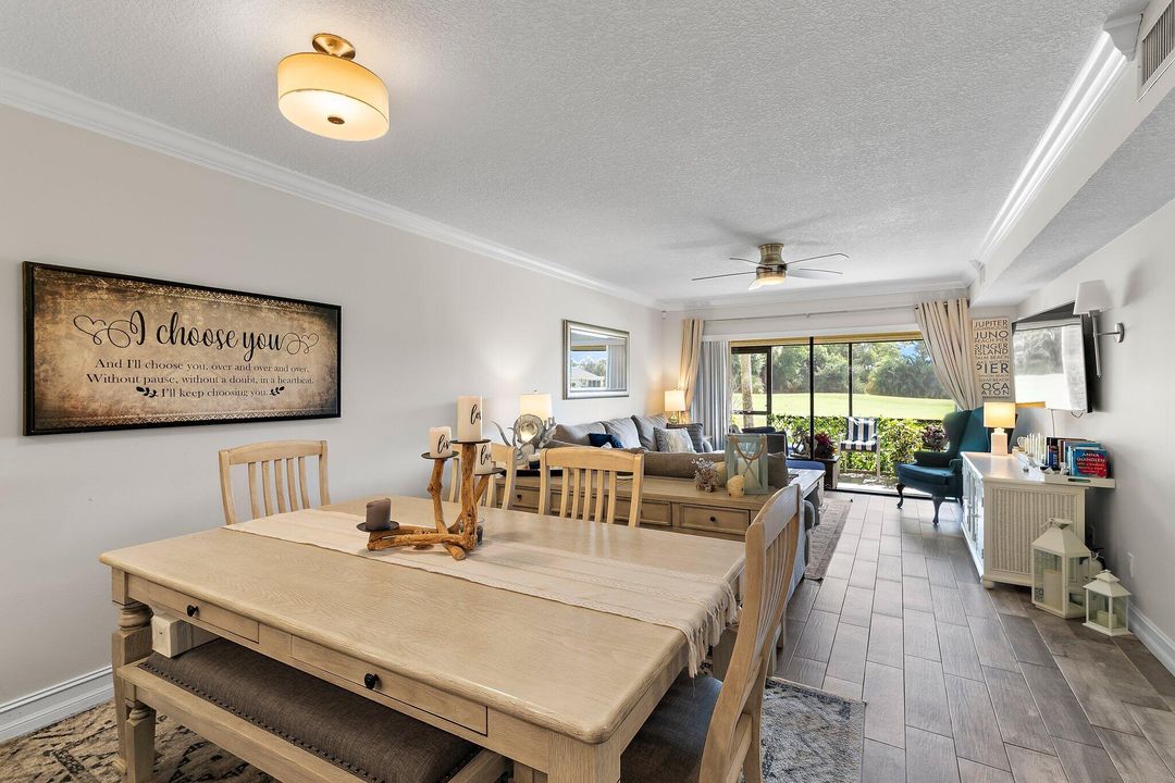 待售: $384,900 (2 贝兹, 2 浴室, 1178 平方英尺)