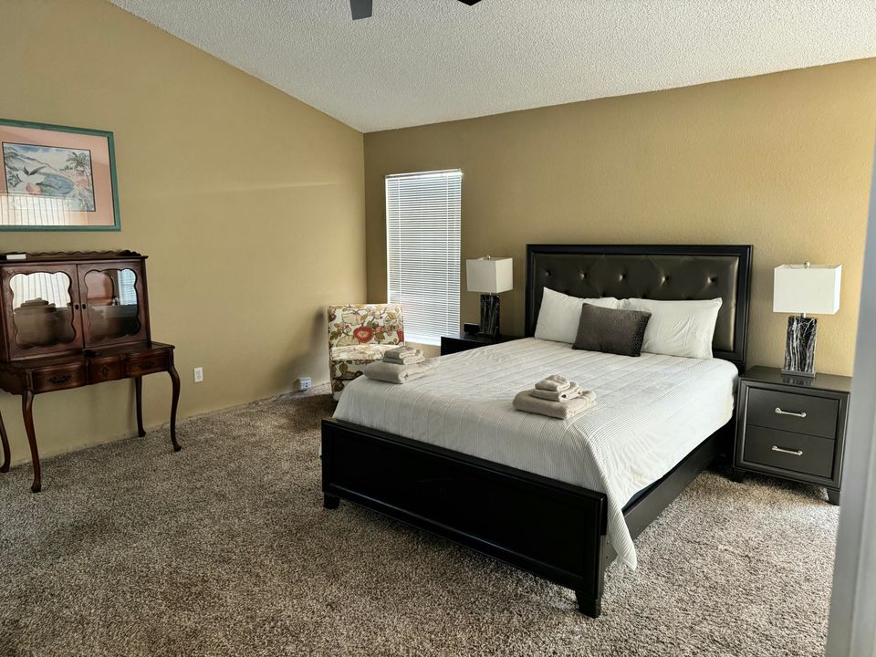 出租: $6,000 (3 贝兹, 2 浴室, 2014 平方英尺)