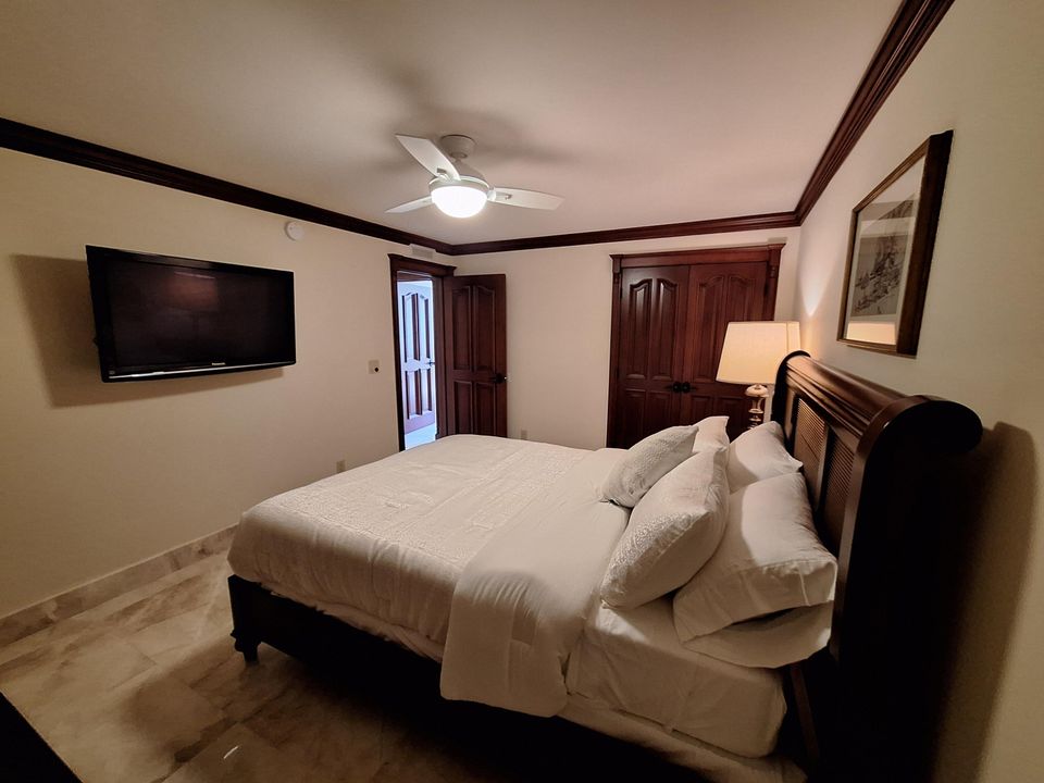 For Rent: $8,500 (3 beds, 3 baths, 1617 Square Feet)