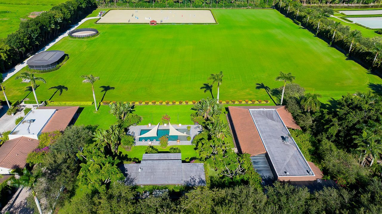 出租: $3,300 (5 贝兹, 6 浴室, 4660 平方英尺)