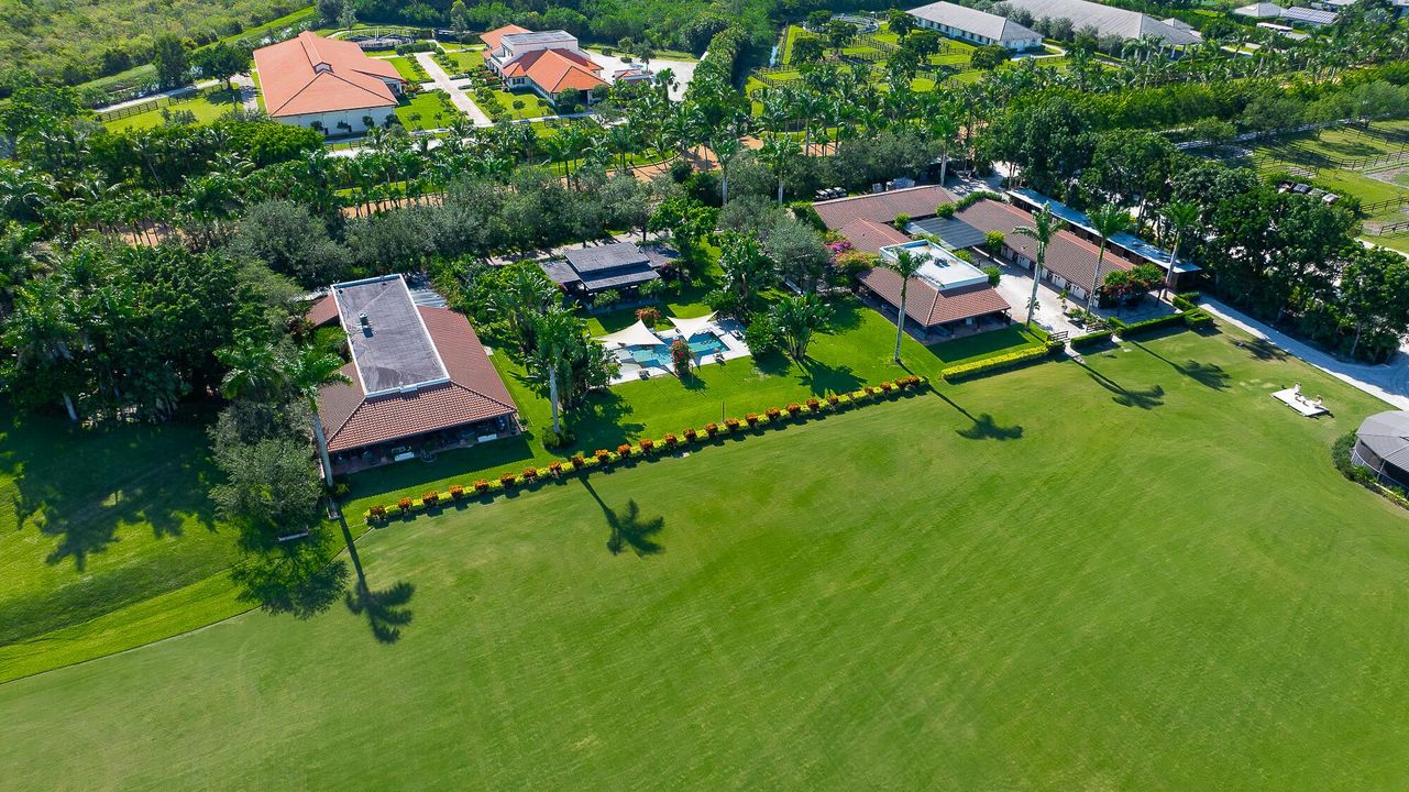 出租: $3,300 (5 贝兹, 6 浴室, 4660 平方英尺)