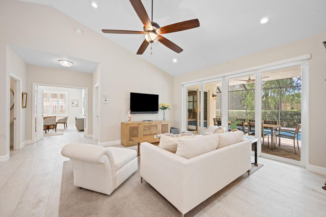 For Sale: $950,000 (3 beds, 2 baths, 2025 Square Feet)