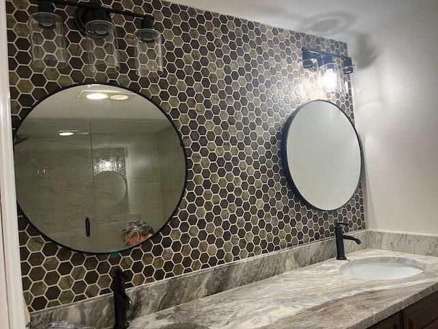 For Sale: $274,900 (2 beds, 2 baths, 1280 Square Feet)