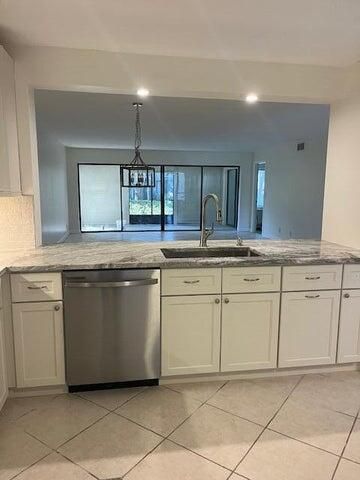 For Sale: $274,900 (2 beds, 2 baths, 1280 Square Feet)