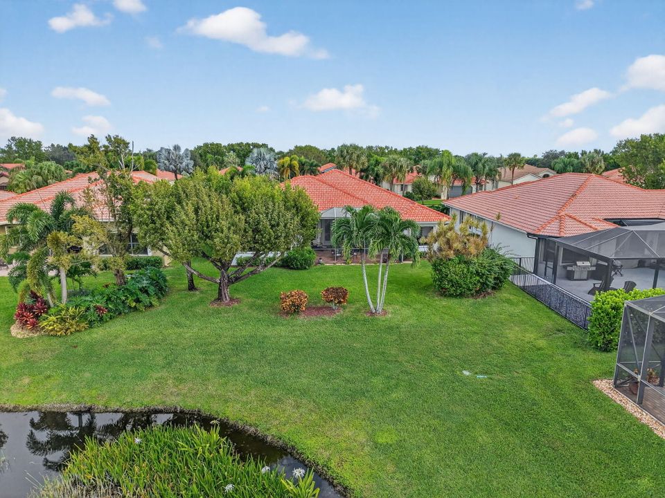 Под контрактом: $855,000 (4 спален, 2 ванн, 3121 Квадратных фут)