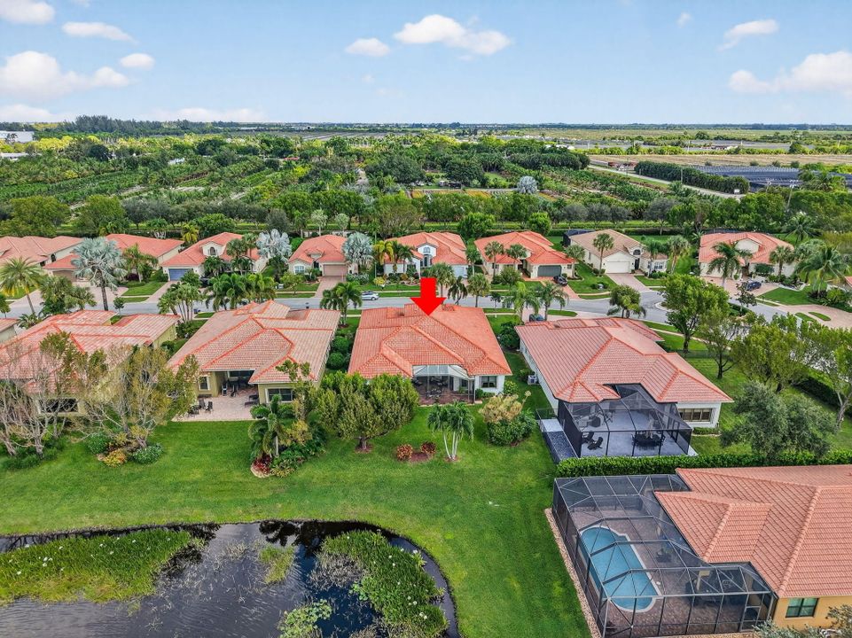 Под контрактом: $855,000 (4 спален, 2 ванн, 3121 Квадратных фут)