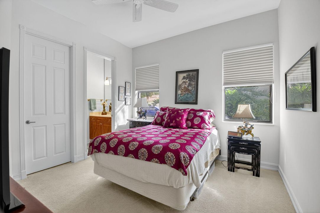 Под контрактом: $855,000 (4 спален, 2 ванн, 3121 Квадратных фут)