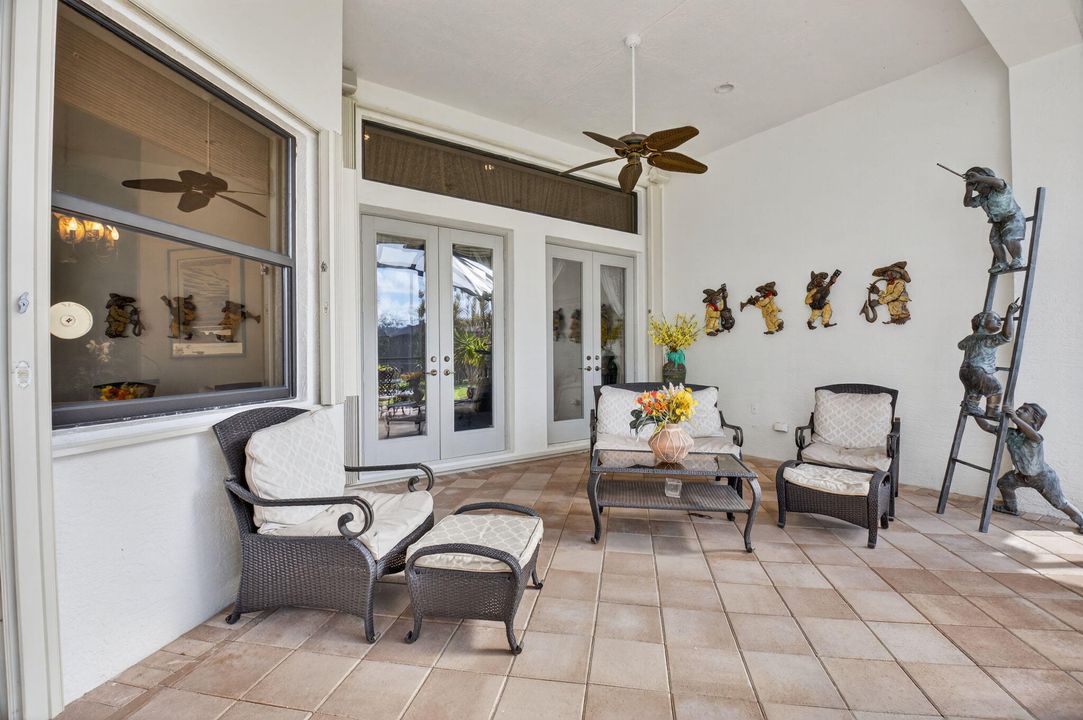 Под контрактом: $855,000 (4 спален, 2 ванн, 3121 Квадратных фут)