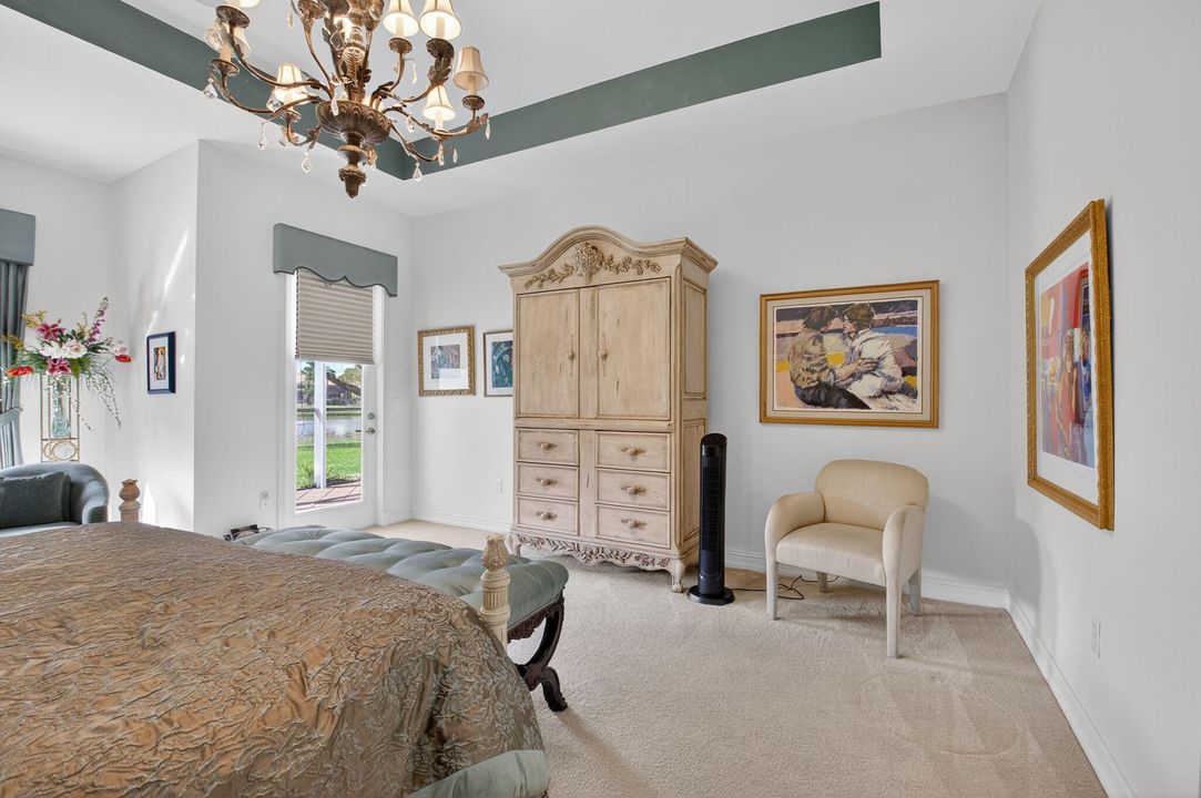 Под контрактом: $855,000 (4 спален, 2 ванн, 3121 Квадратных фут)