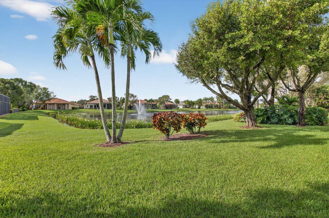 Под контрактом: $855,000 (4 спален, 2 ванн, 3121 Квадратных фут)