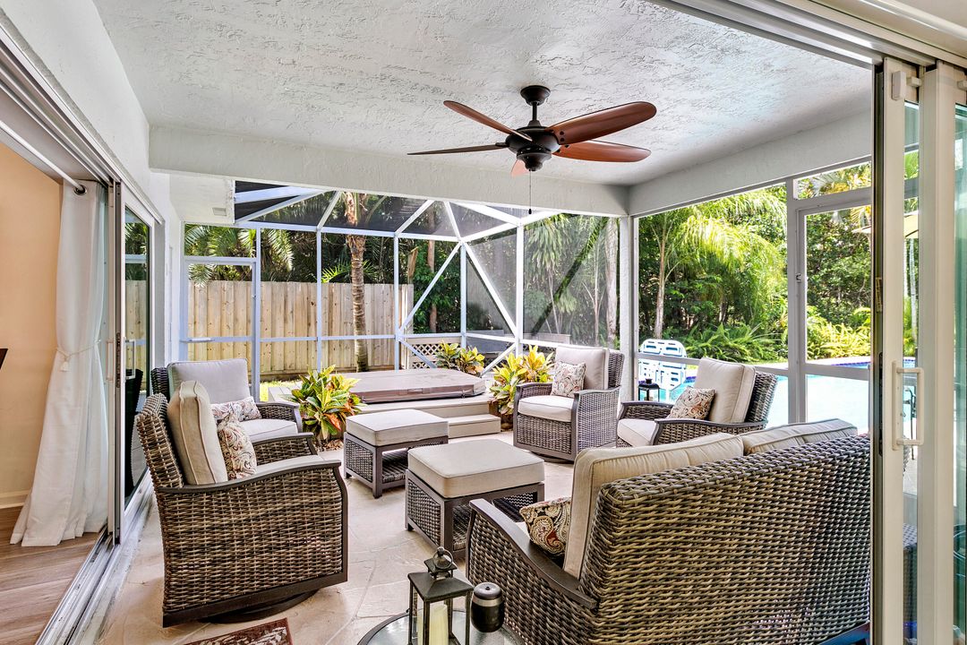 合同活跃: $1,290,000 (3 贝兹, 2 浴室, 2245 平方英尺)