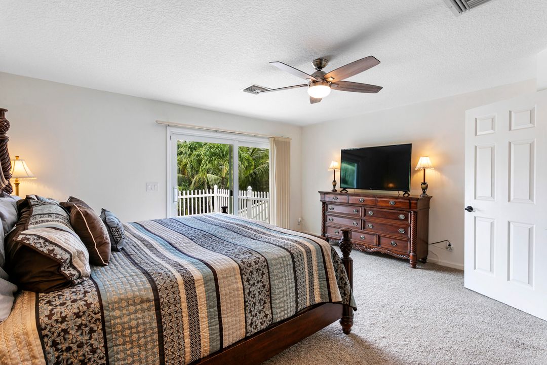 合同活跃: $1,290,000 (3 贝兹, 2 浴室, 2245 平方英尺)