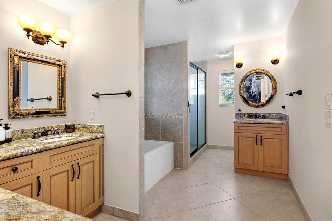 合同活跃: $1,290,000 (3 贝兹, 2 浴室, 2245 平方英尺)