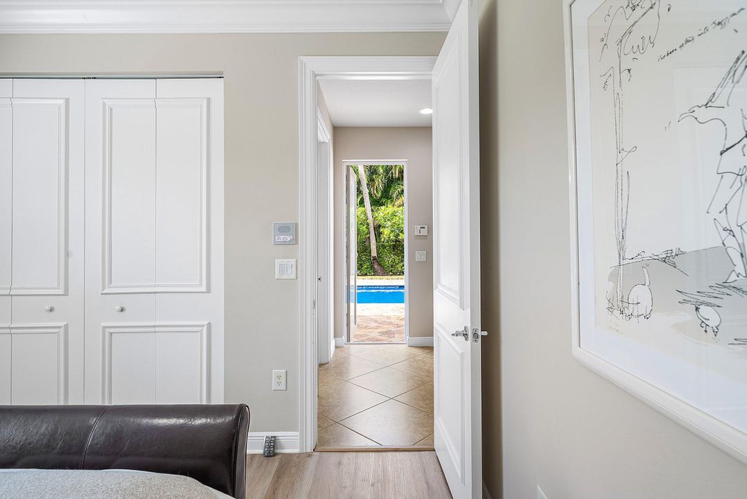 Activo con contrato: $999,900 (5 camas, 3 baños, 2945 Pies cuadrados)