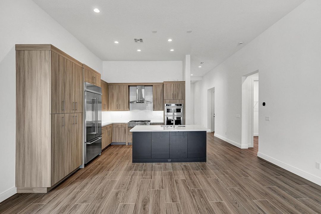 For Sale: $899,000 (3 beds, 3 baths, 2429 Square Feet)