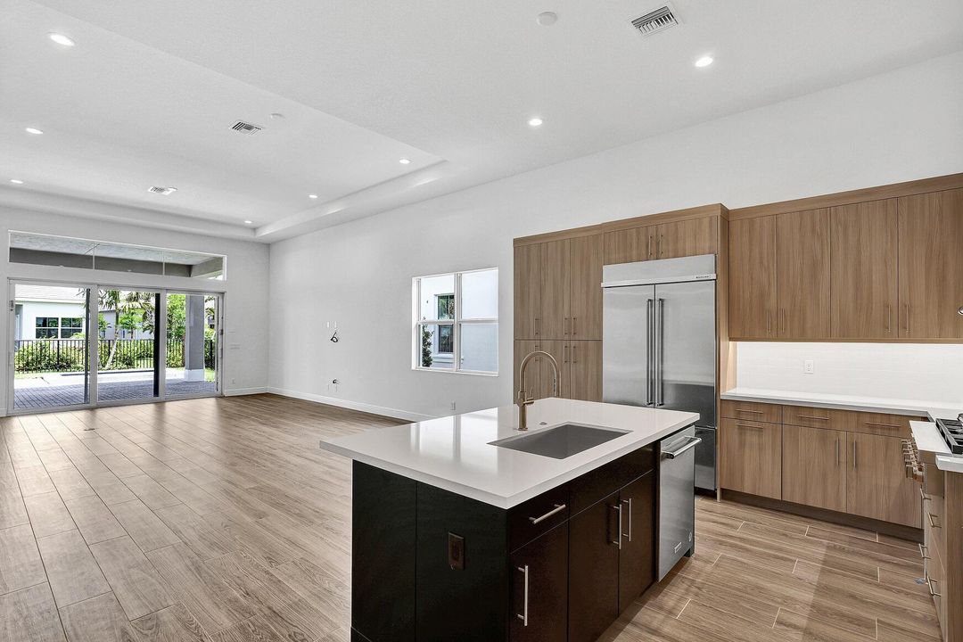 For Sale: $899,000 (3 beds, 3 baths, 2429 Square Feet)