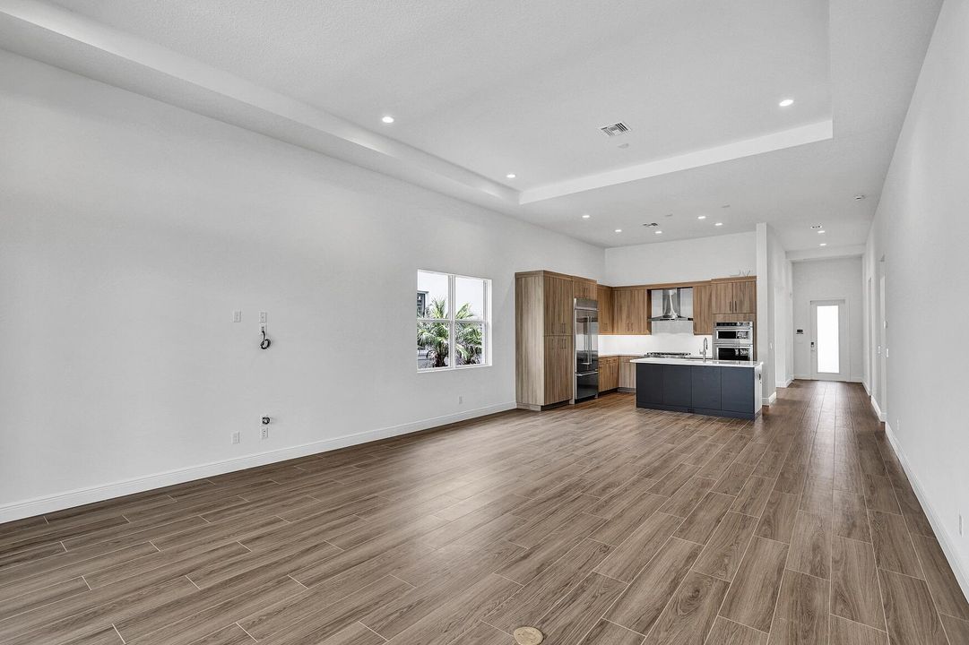 For Sale: $899,000 (3 beds, 3 baths, 2429 Square Feet)