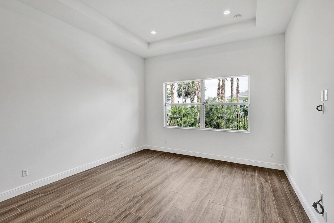 For Sale: $899,000 (3 beds, 3 baths, 2429 Square Feet)