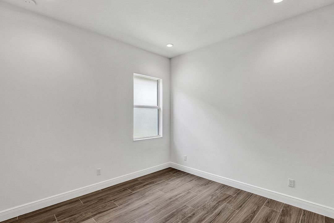 For Sale: $899,000 (3 beds, 3 baths, 2429 Square Feet)