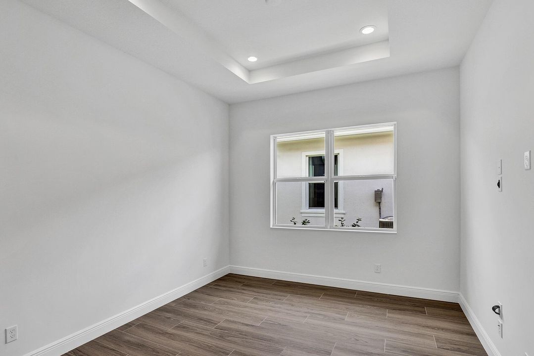 For Sale: $899,000 (3 beds, 3 baths, 2429 Square Feet)