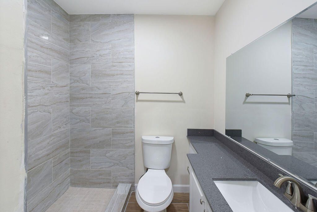 For Rent: $3,500 (4 beds, 2 baths, 1375 Square Feet)