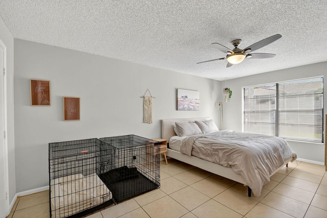 For Sale: $199,900 (2 beds, 2 baths, 1008 Square Feet)