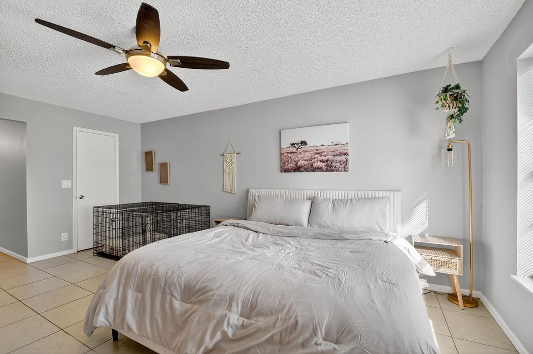 For Sale: $199,900 (2 beds, 2 baths, 1008 Square Feet)