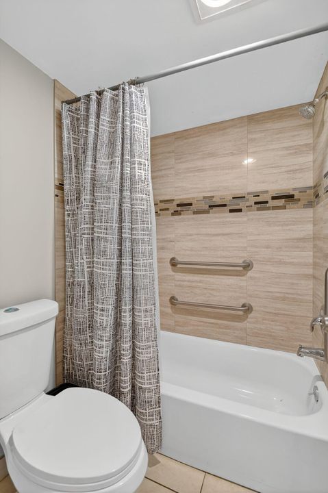 For Sale: $199,900 (2 beds, 2 baths, 1008 Square Feet)